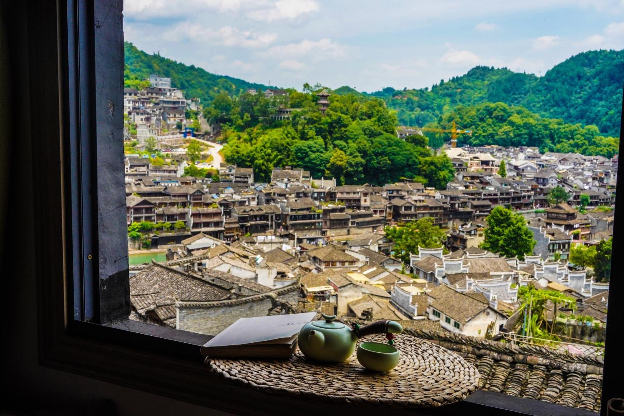 Yun 起 Iju 庭院 观 Jing 民宿 Hotel Fenghuang Luaran gambar